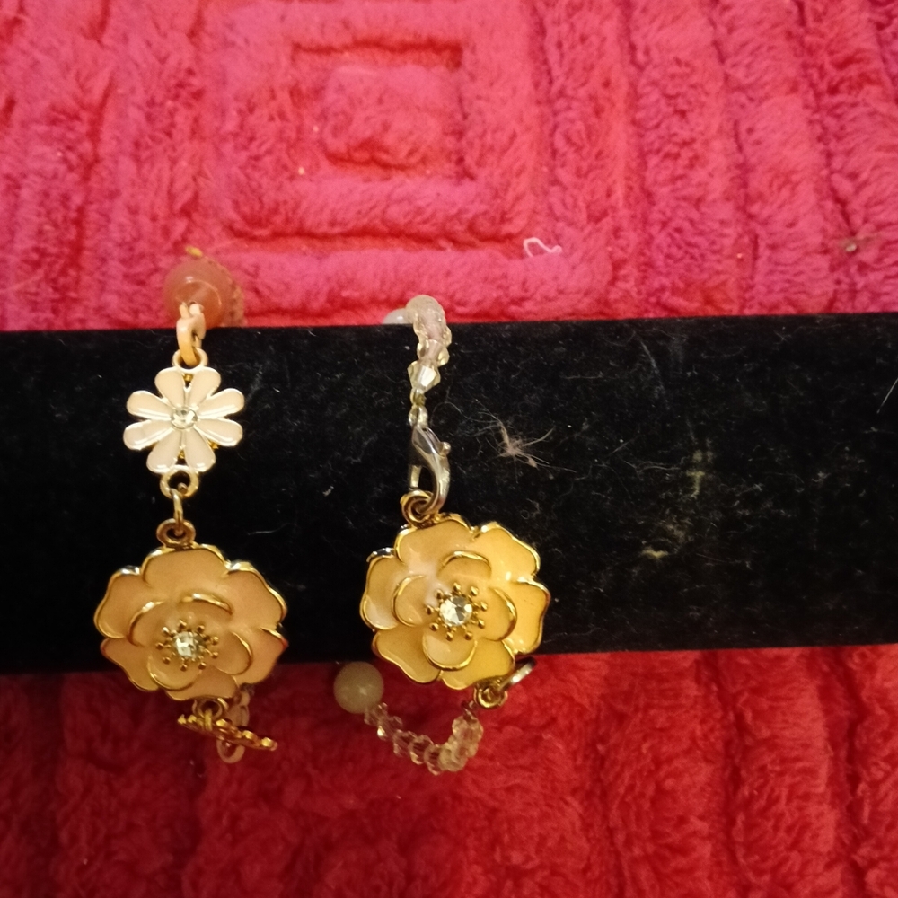 Elegant Gold Flower Bracelets